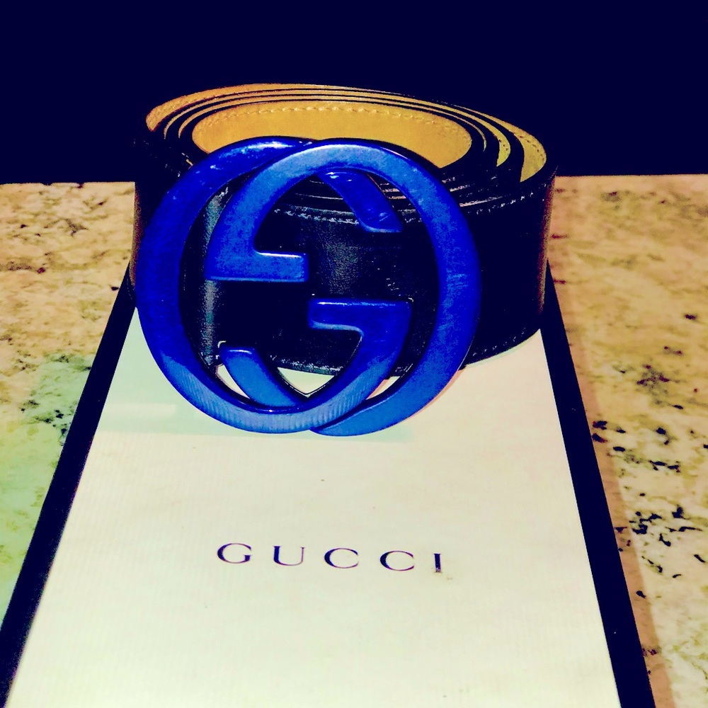 GUCCI belt w/ blue interchangeable buckle